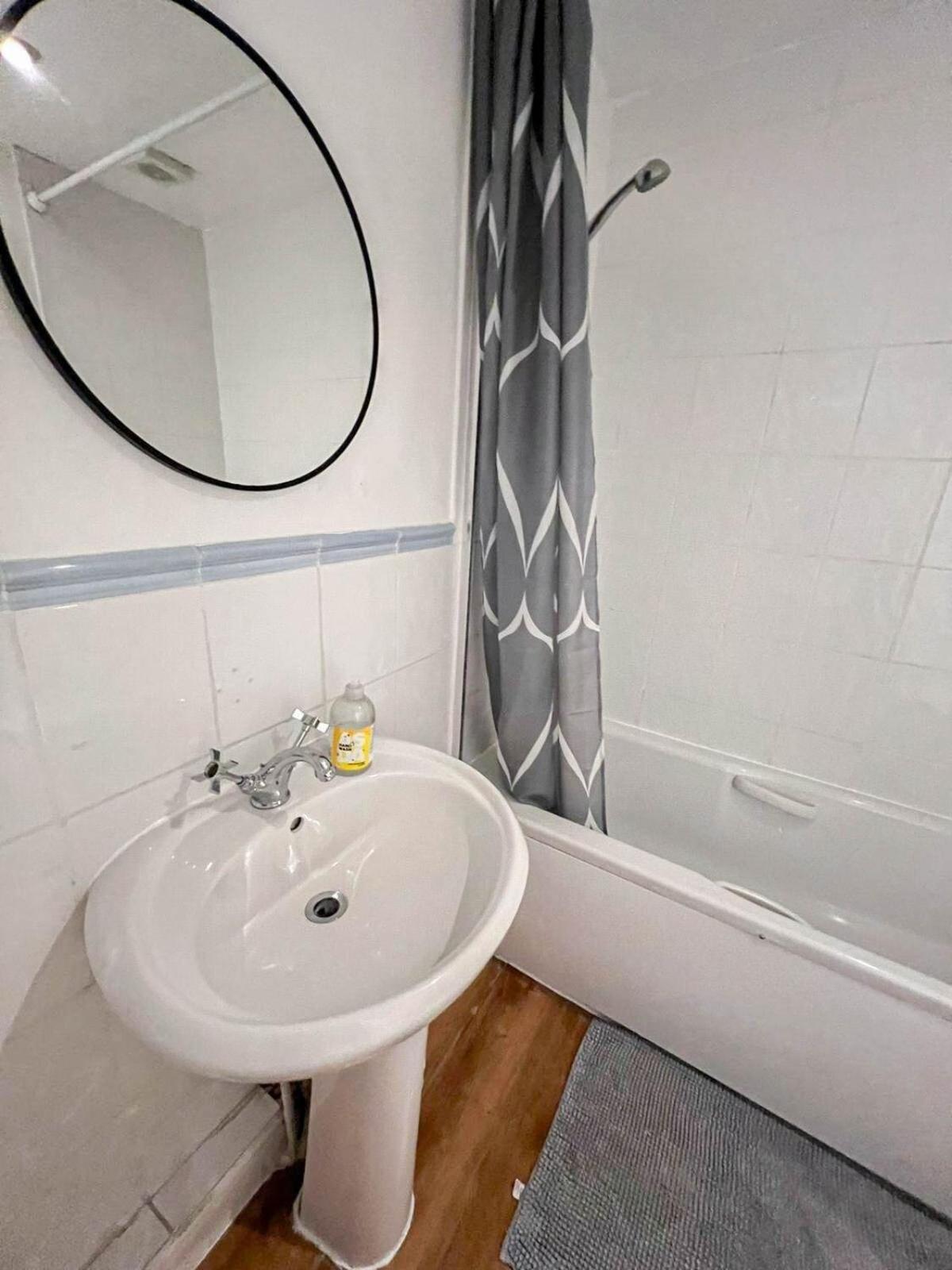 Apartament Lovely 1 Bedroom Flat In West Kensington London, Shepherd's Bush Londra