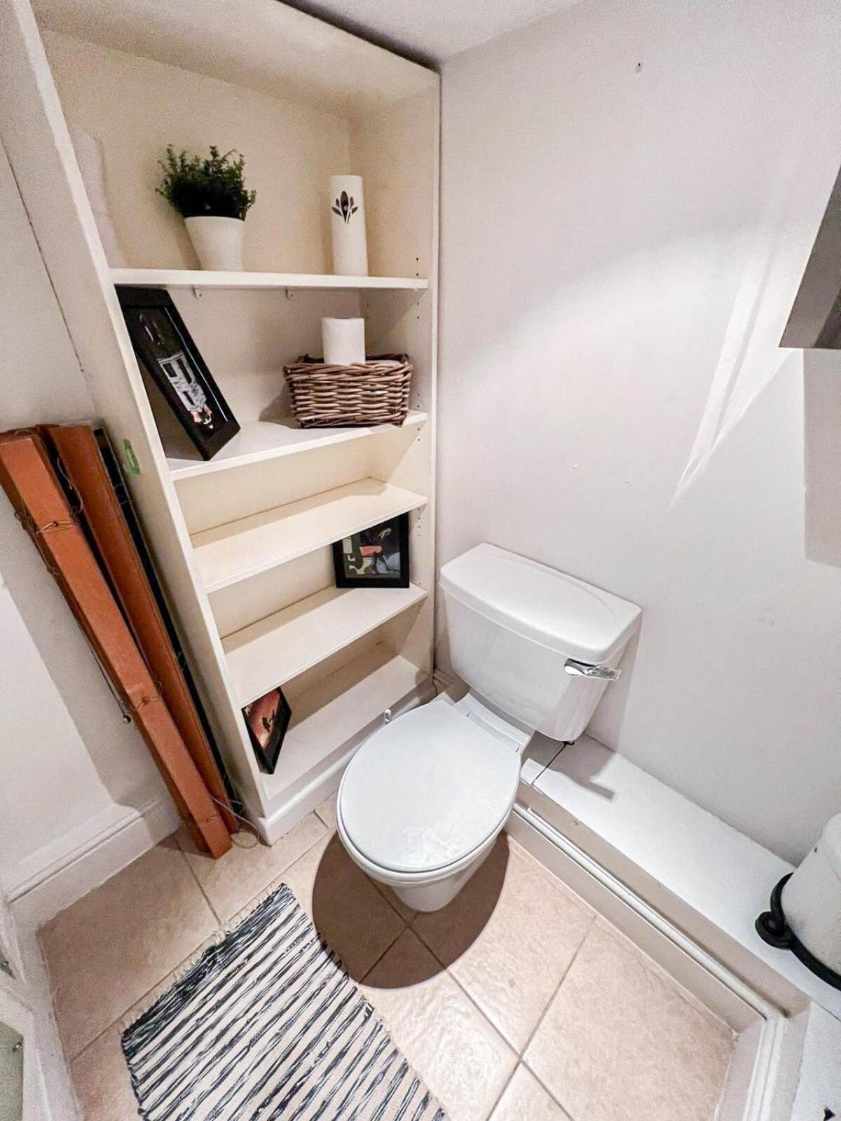 Lovely 1 Bedroom Flat In West Kensington London, Shepherd's Bush Apartment London