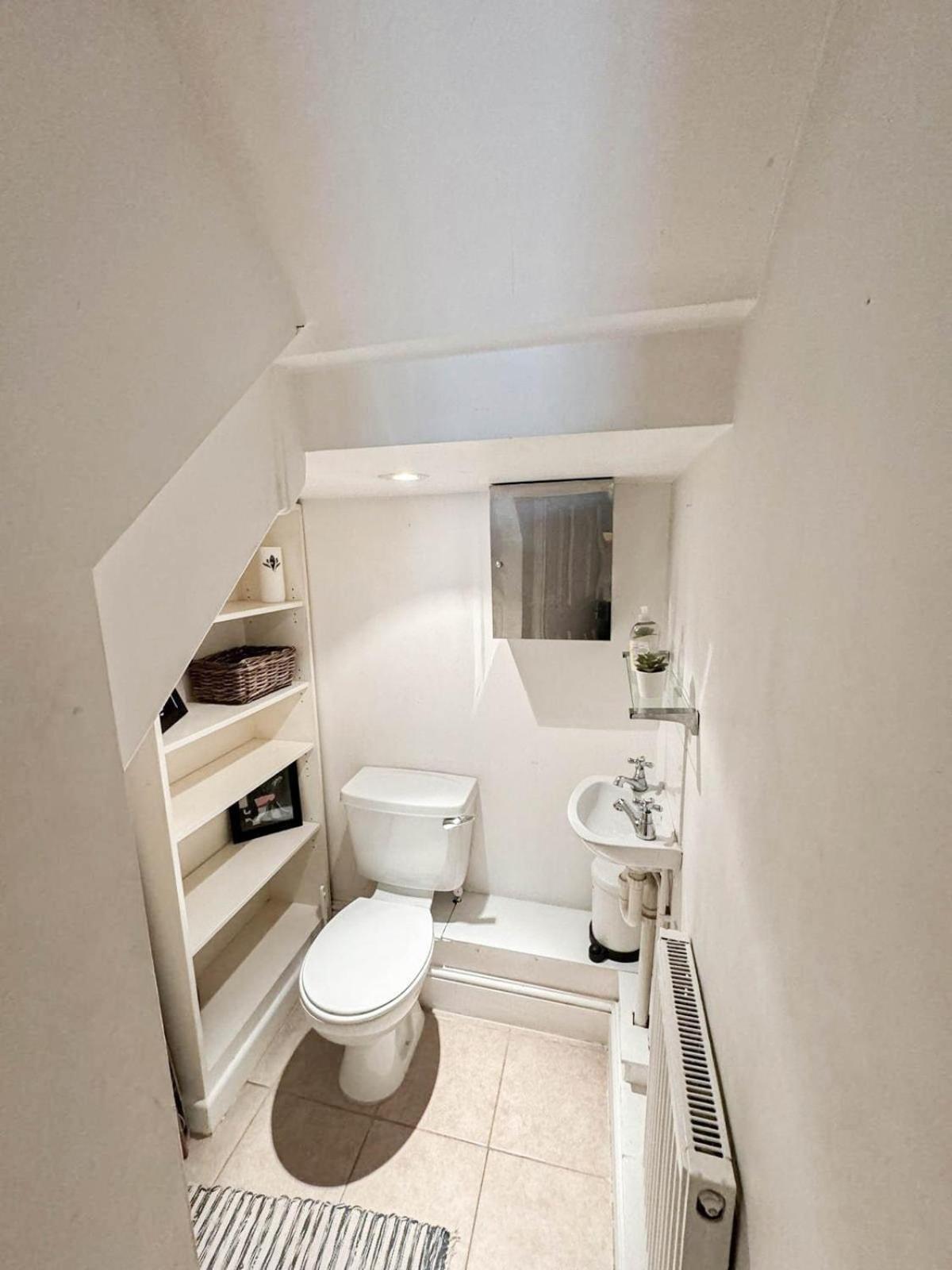 Lovely 1 Bedroom Flat In West Kensington London, Shepherd's Bush Londra