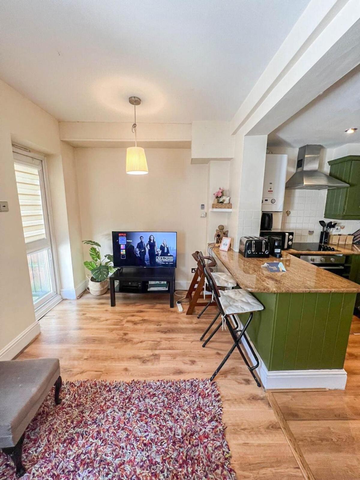 Apartament Lovely 1 Bedroom Flat In West Kensington London, Shepherd's Bush Londra